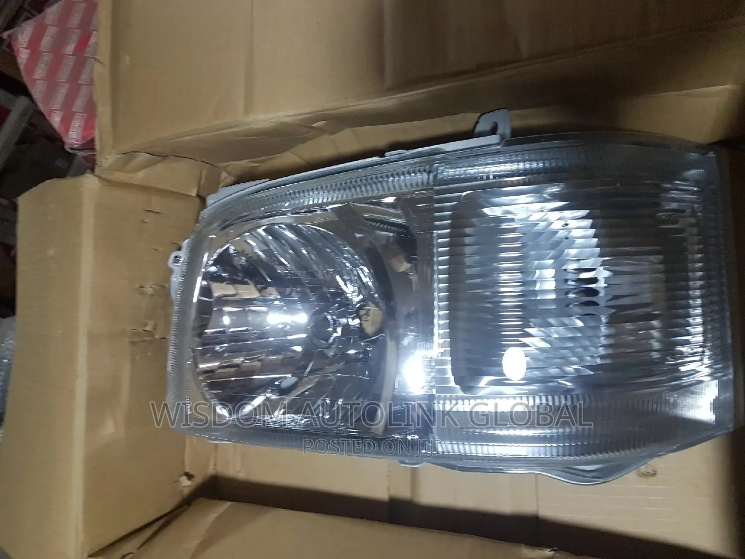 Headlamp for Toyota Hiace 2010
