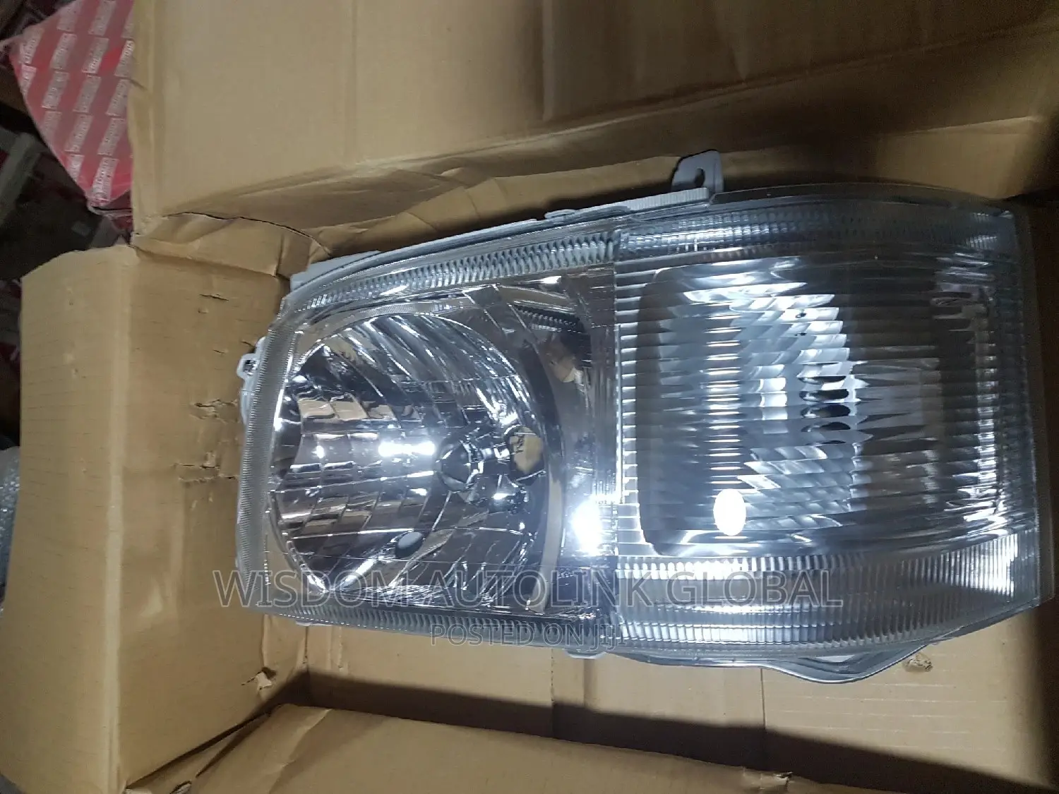 Headlamp for Toyota Hiace 2010
