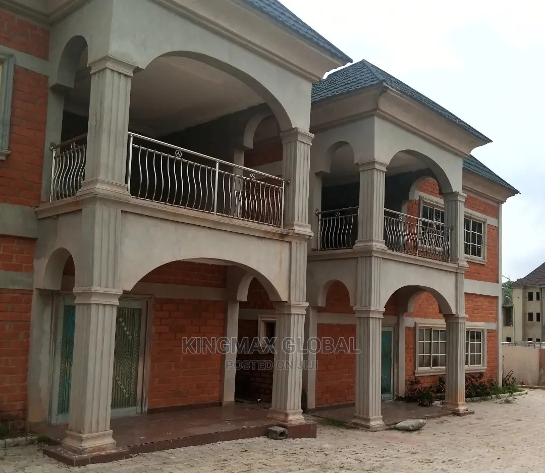 5bdrm Duplex in Guzape District for sale