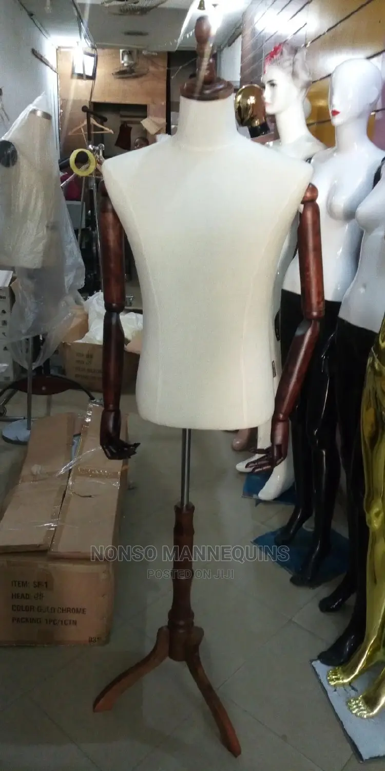 Male Half Body Mannequin Drsssform With Hands