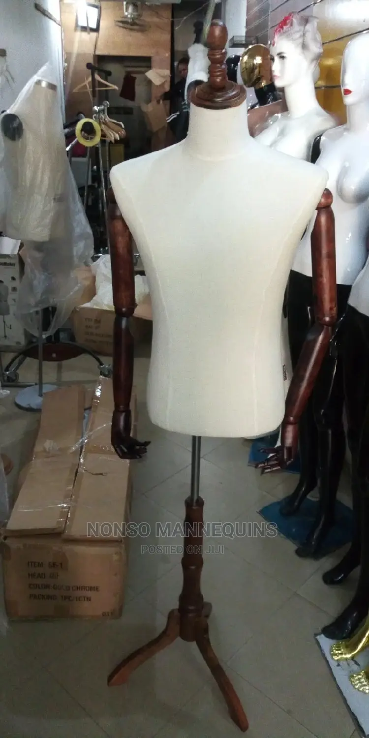Male Half Body Mannequin Drsssform With Hands
