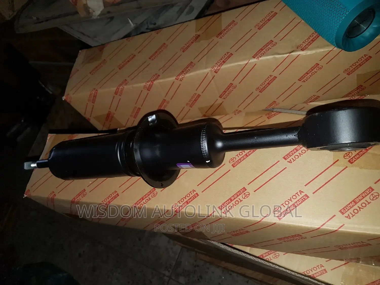Front Shock Absorber for Lexus LX570 and Land Cruiser