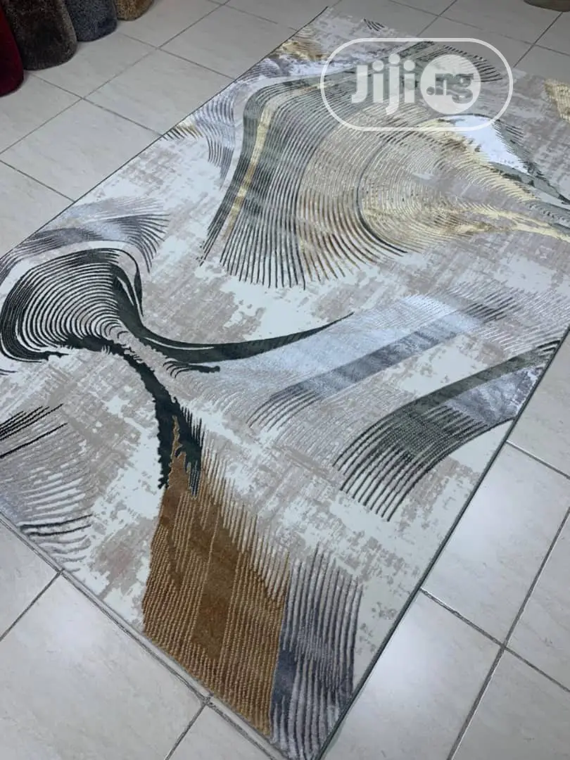 Quality Center Rugs Made With Silk (5/7) Only