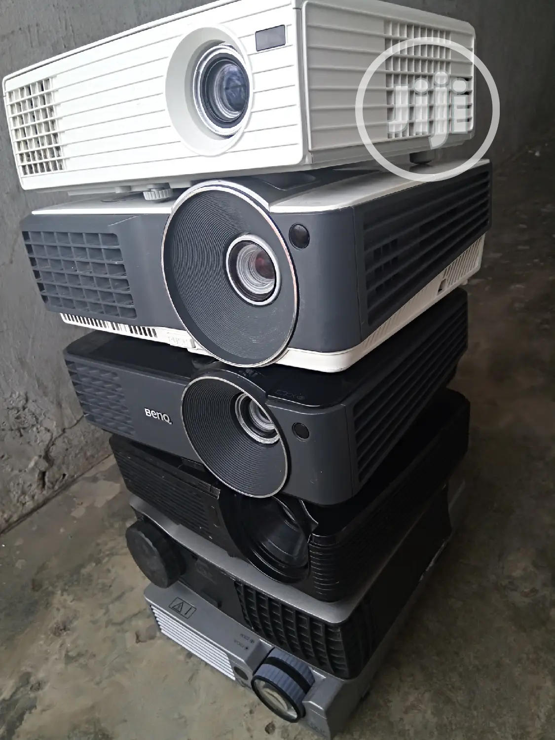 Direct London Use Projectors 2500 Lumens
