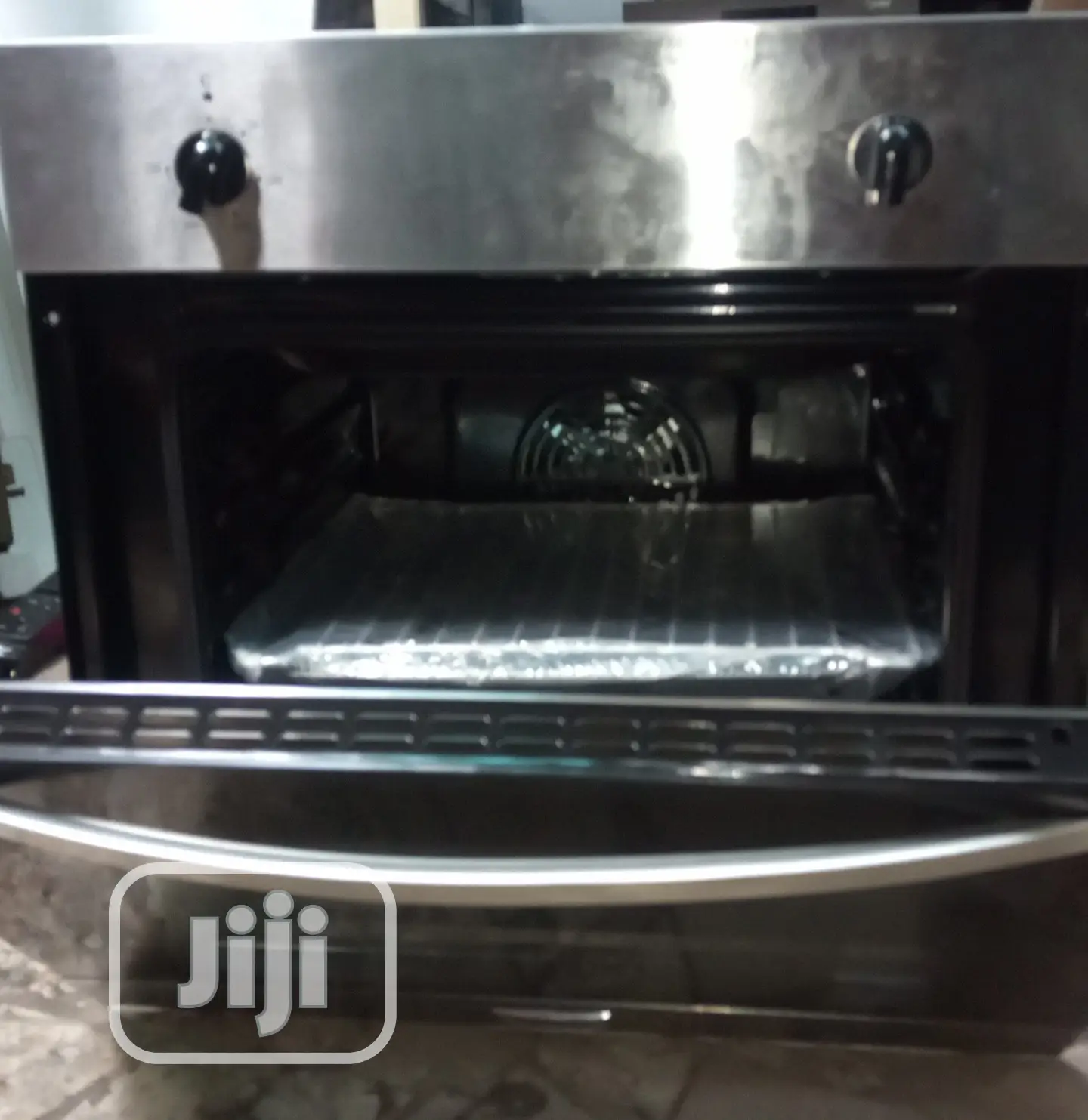 Bosch Built in Oven With Convention and Warranty
