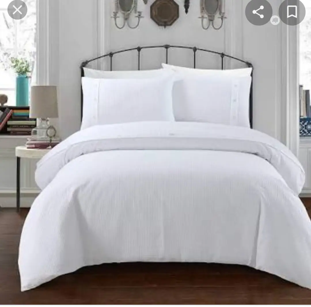 Correct White Duvet,Bedsheet With 4 Pillow Cases