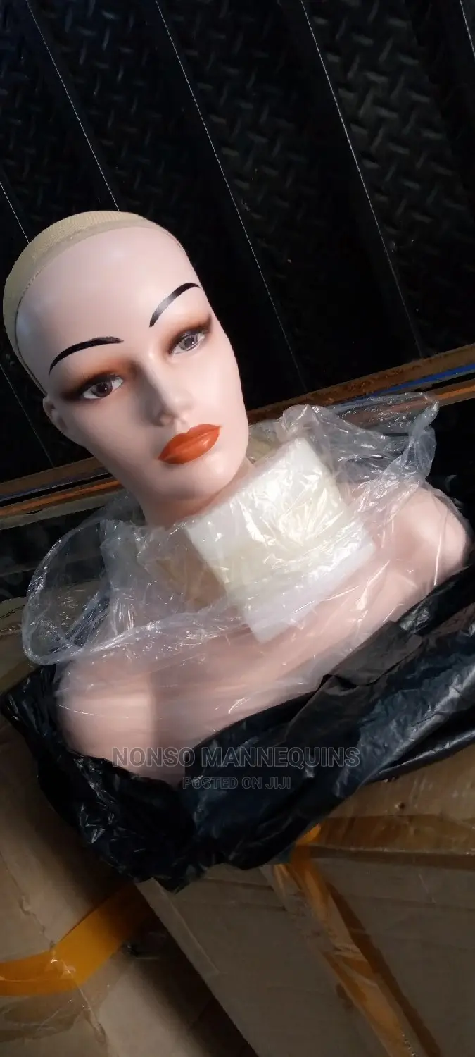 Plastic Head Mannequin Display