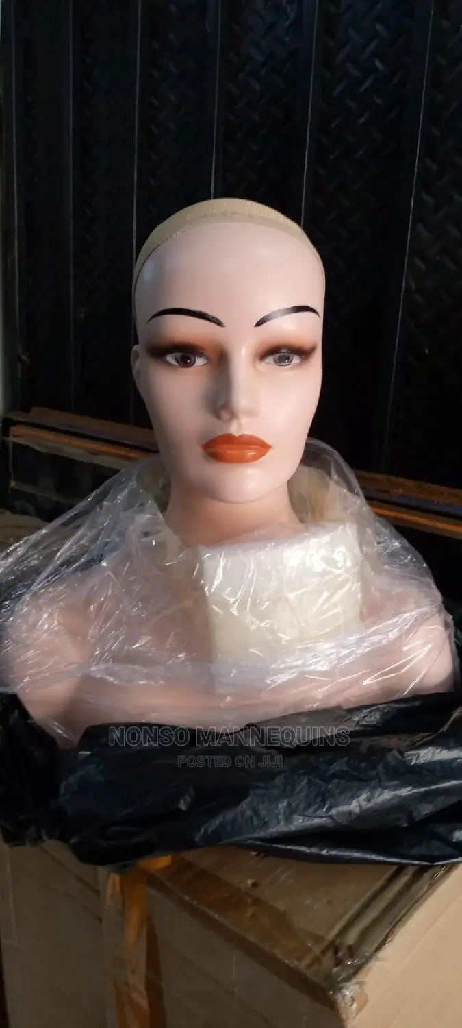 Plastic Head Mannequin Display