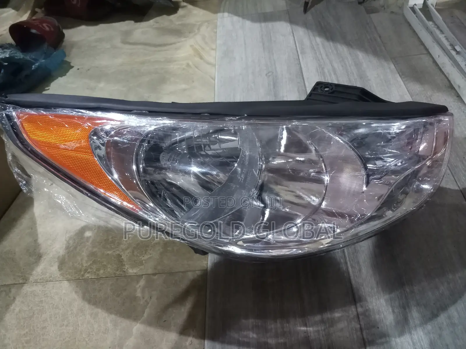 Headlight For Hyundai 1x35 2012 Model