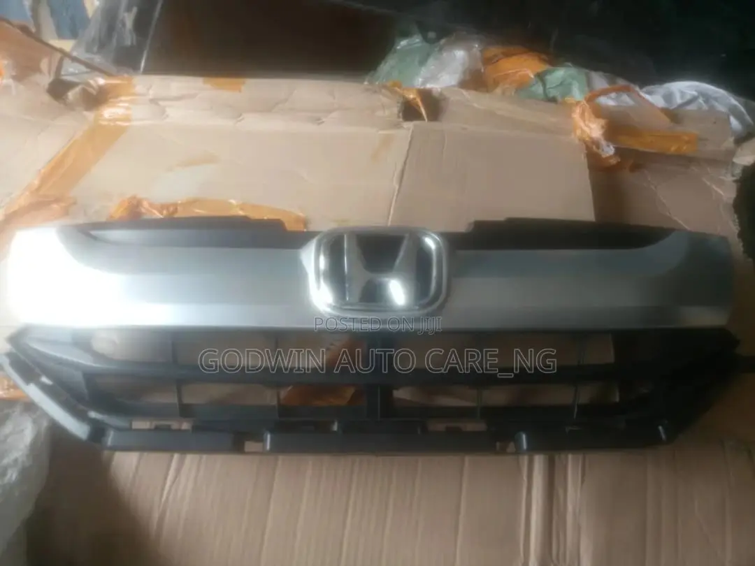Radiator and Condenser 2018 Honda Crv Wit Accessories.