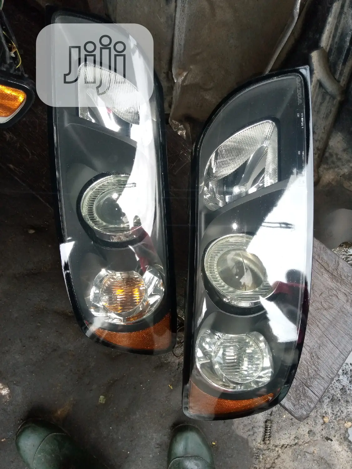 2005 Volvo S40 Headlight