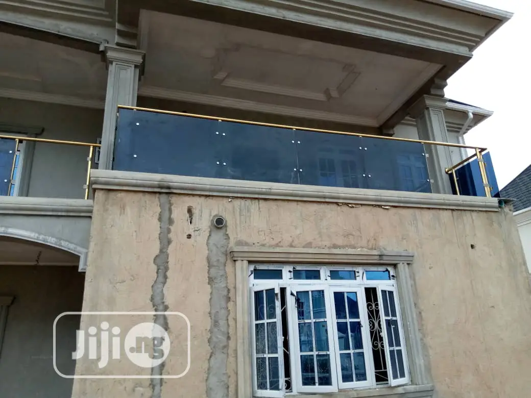 Stainless Handrail With A Touch Of Glass
