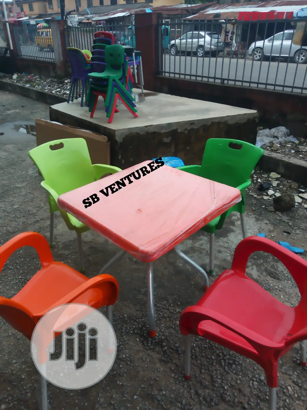 Iron Leg Table With 4pcs Chairs
