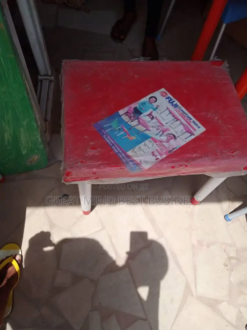 Metal Leg Plastic Table
