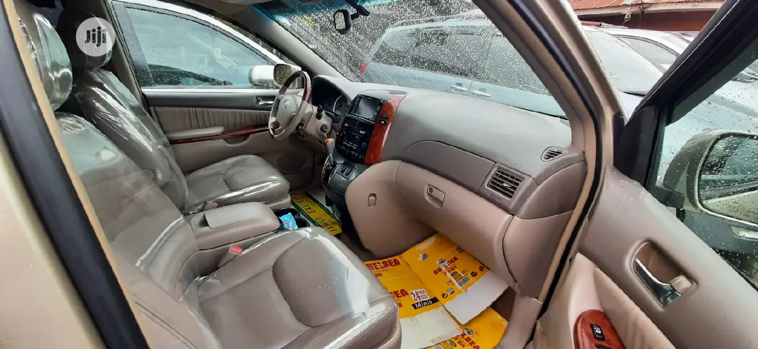 Toyota Sienna XLE Limited 2005 Gold