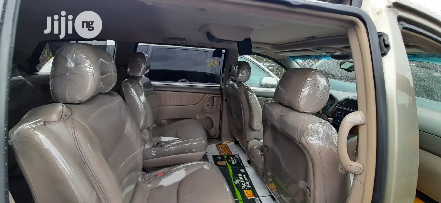 Toyota Sienna XLE Limited 2005 Gold