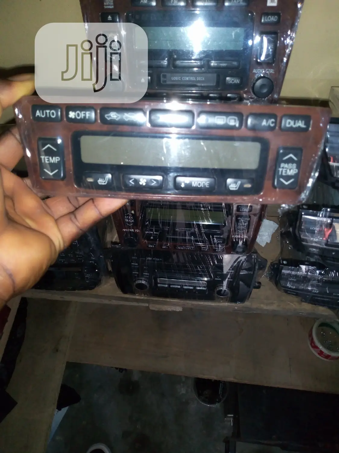 Toyota Avalon AC Control Device