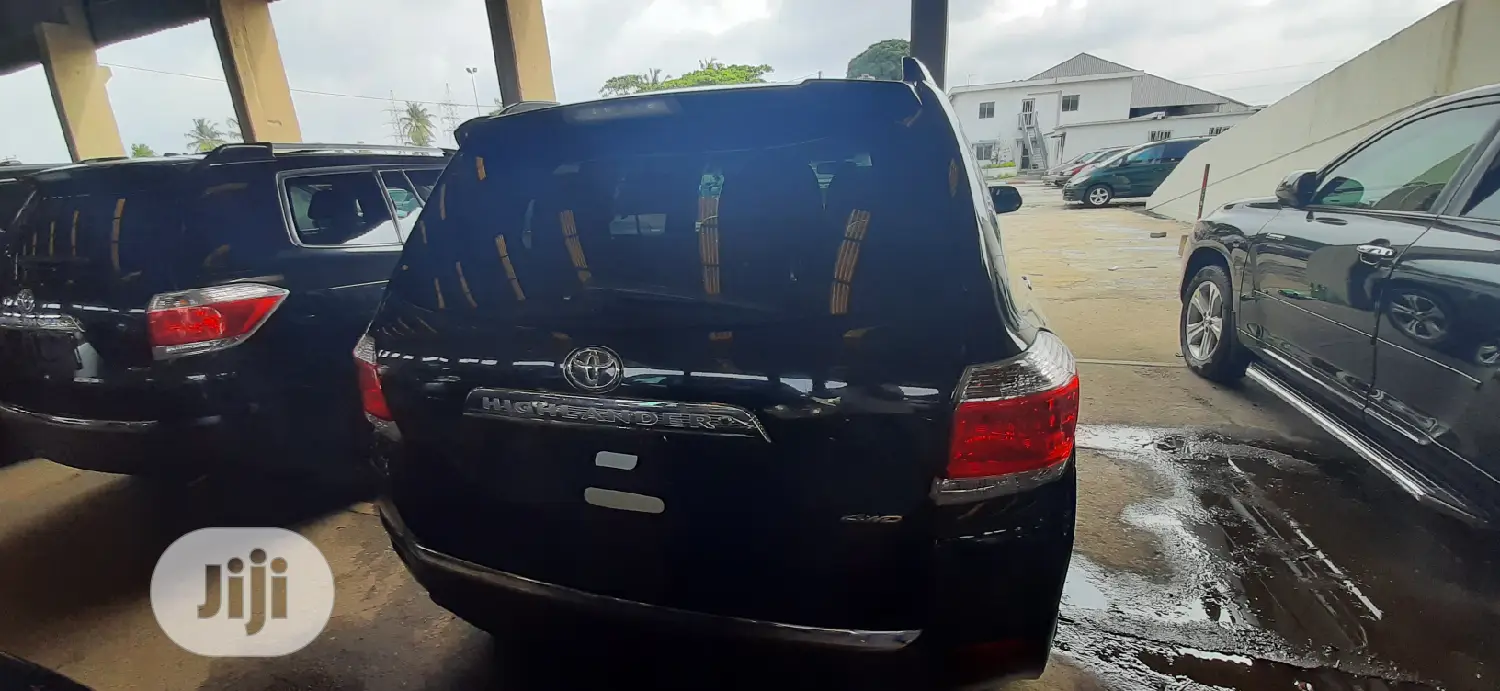 Toyota Highlander Limited 3.5l 4WD 2013 Black
