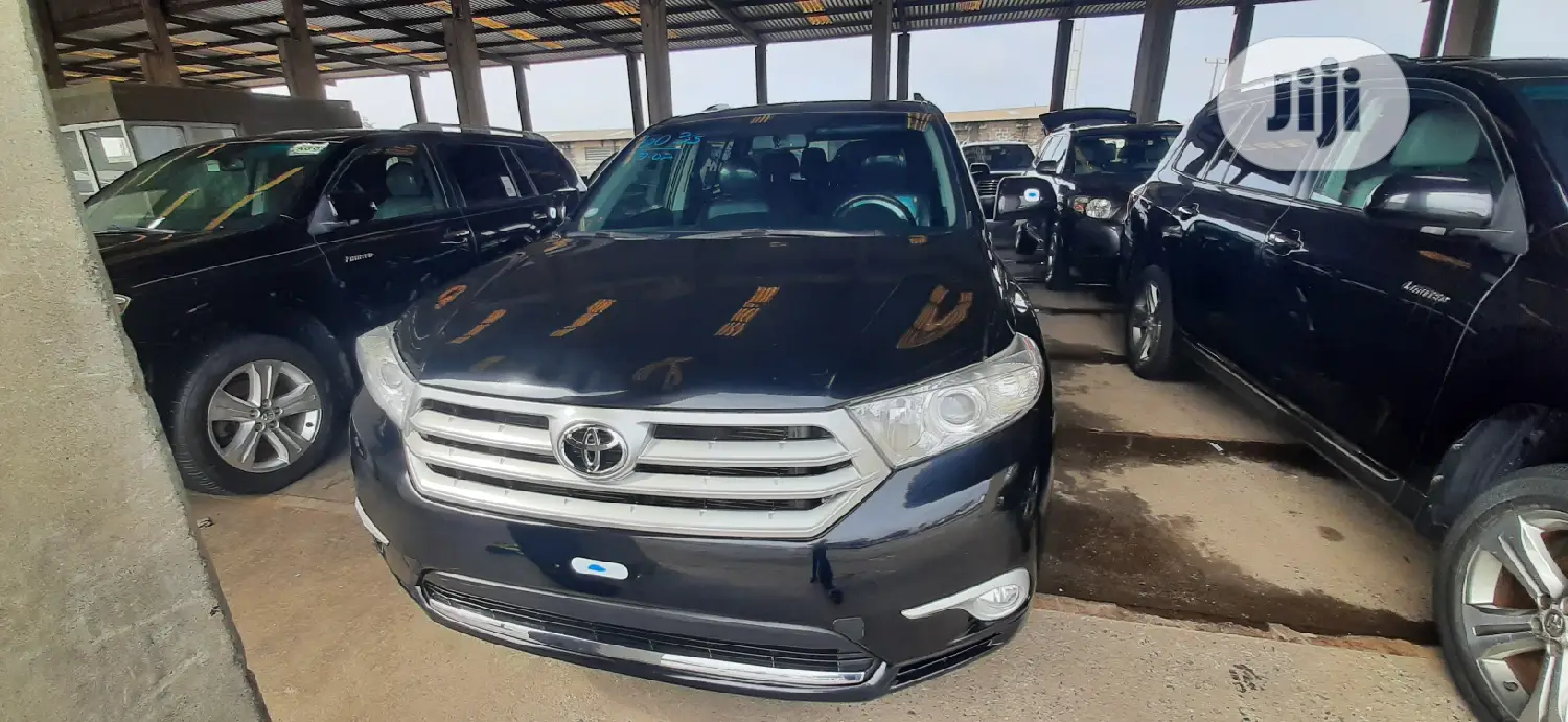 Toyota Highlander Limited 3.5l 4WD 2013 Black