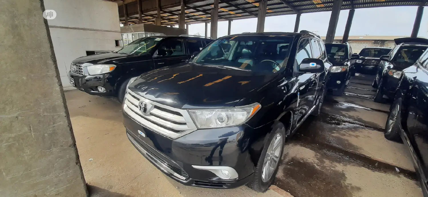 Toyota Highlander Limited 3.5l 4WD 2013 Black
