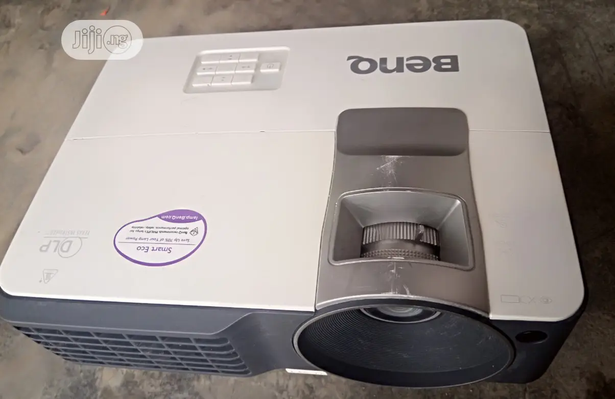 High Definition 2500 Lumens Benq Projector for Education