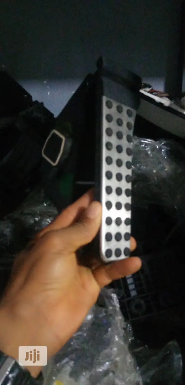 MERCEDES BENZ Trothle Pedal Sensor