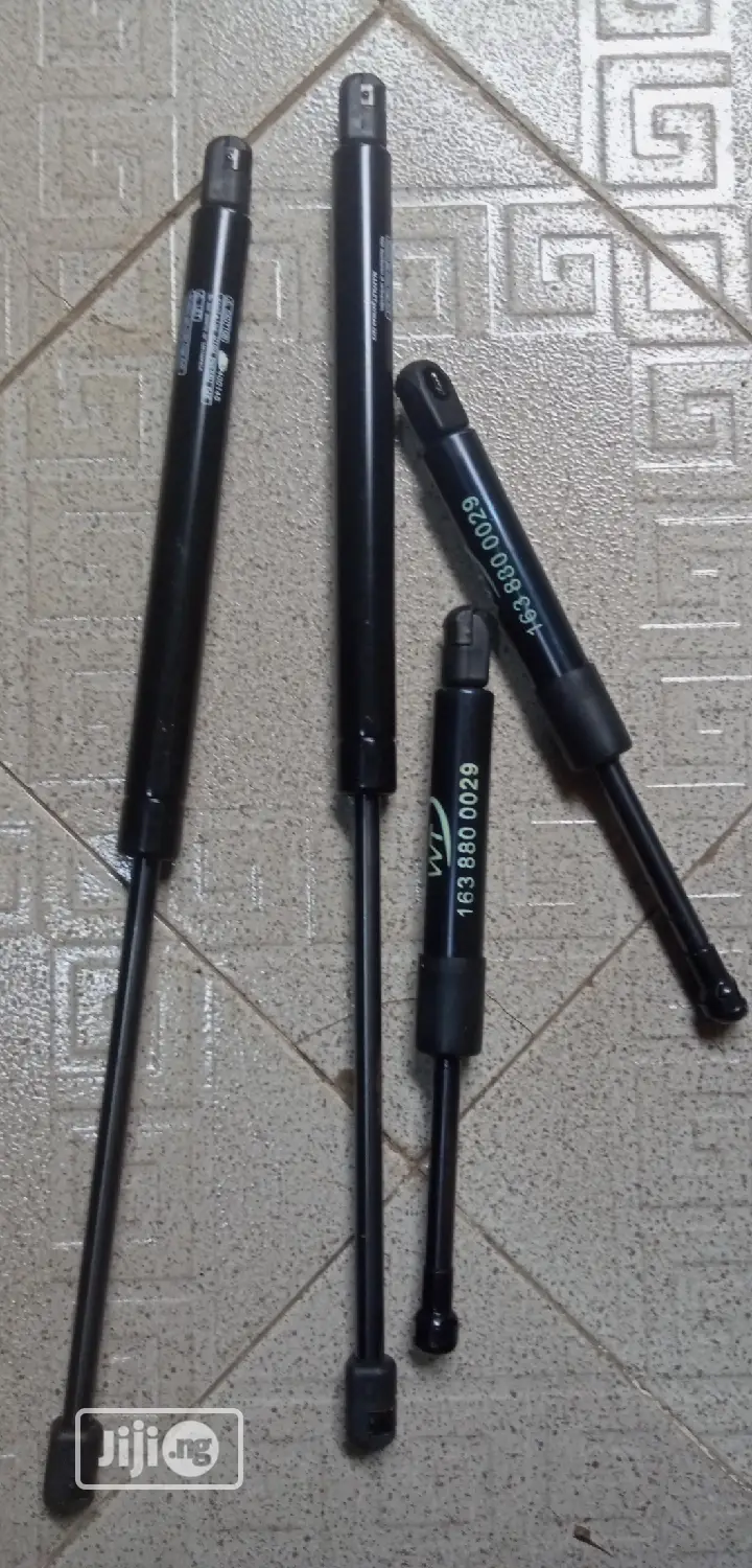 Mercedes Hood - Bonnet Shocks Ml Gl E350 W212 W204 C300 GLK