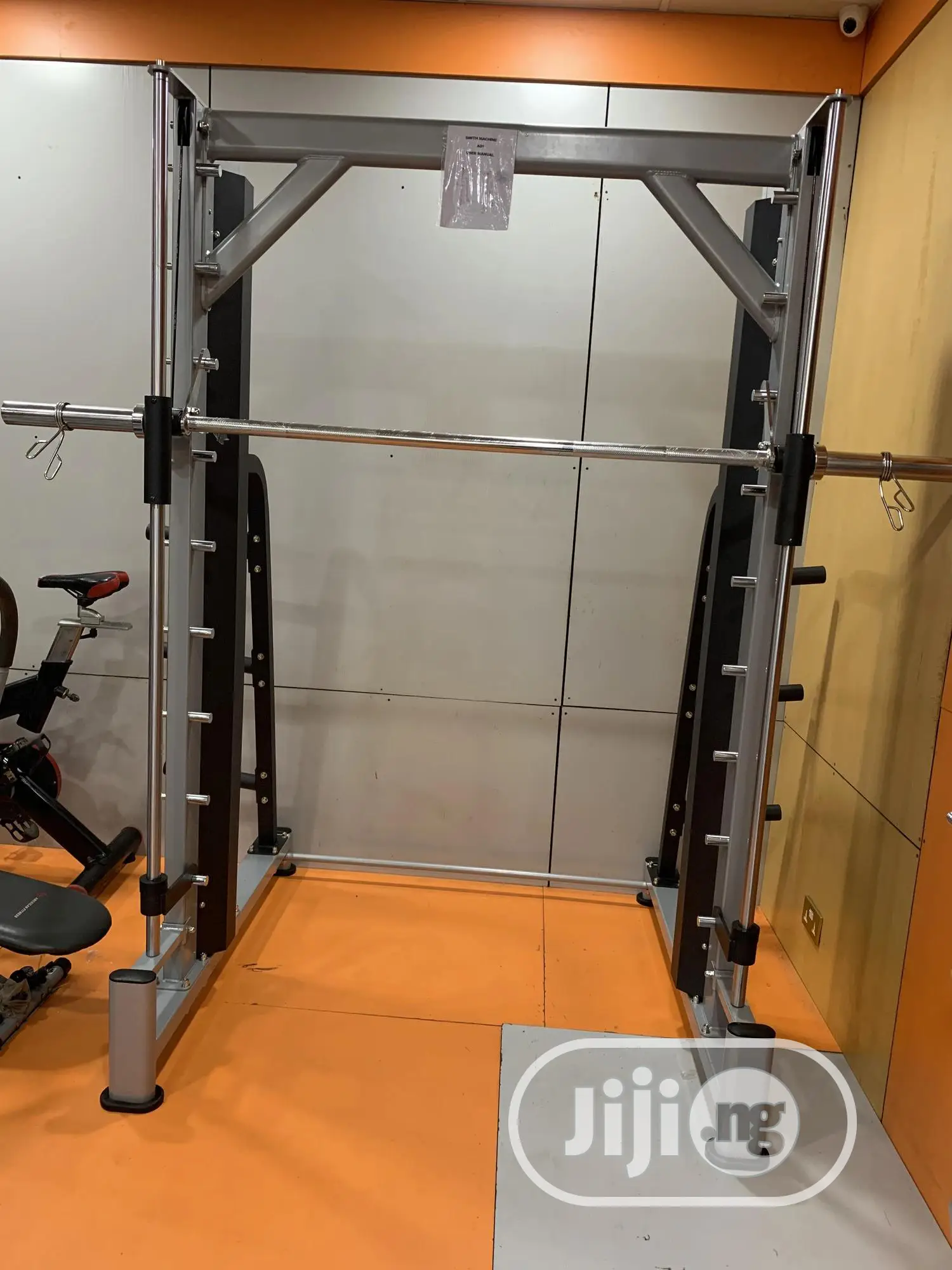 Smith Machine With Barbel Rod