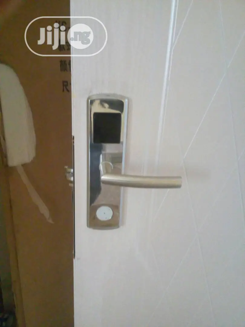 Card Keys Door Opener