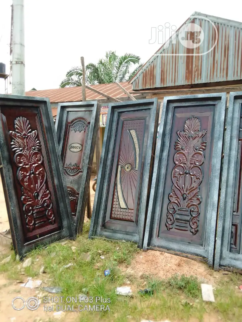 Iron Door (0.9x2.1)