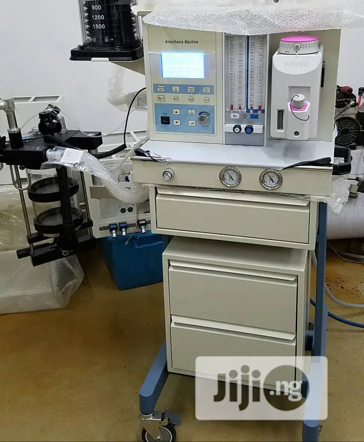 Aneasthic Machine With Monitor