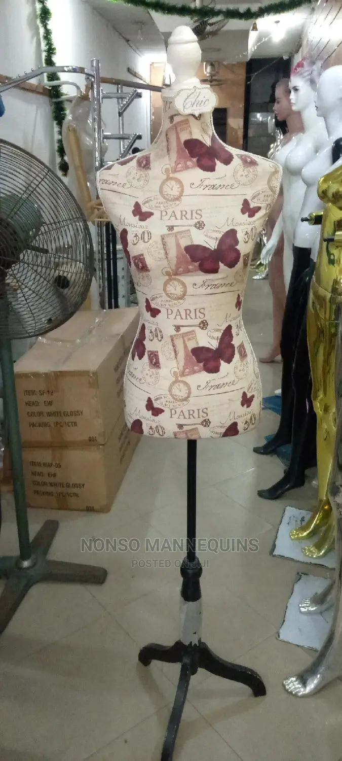 Pinnable Coloured Female Dressform Display Wih Tripod Stand