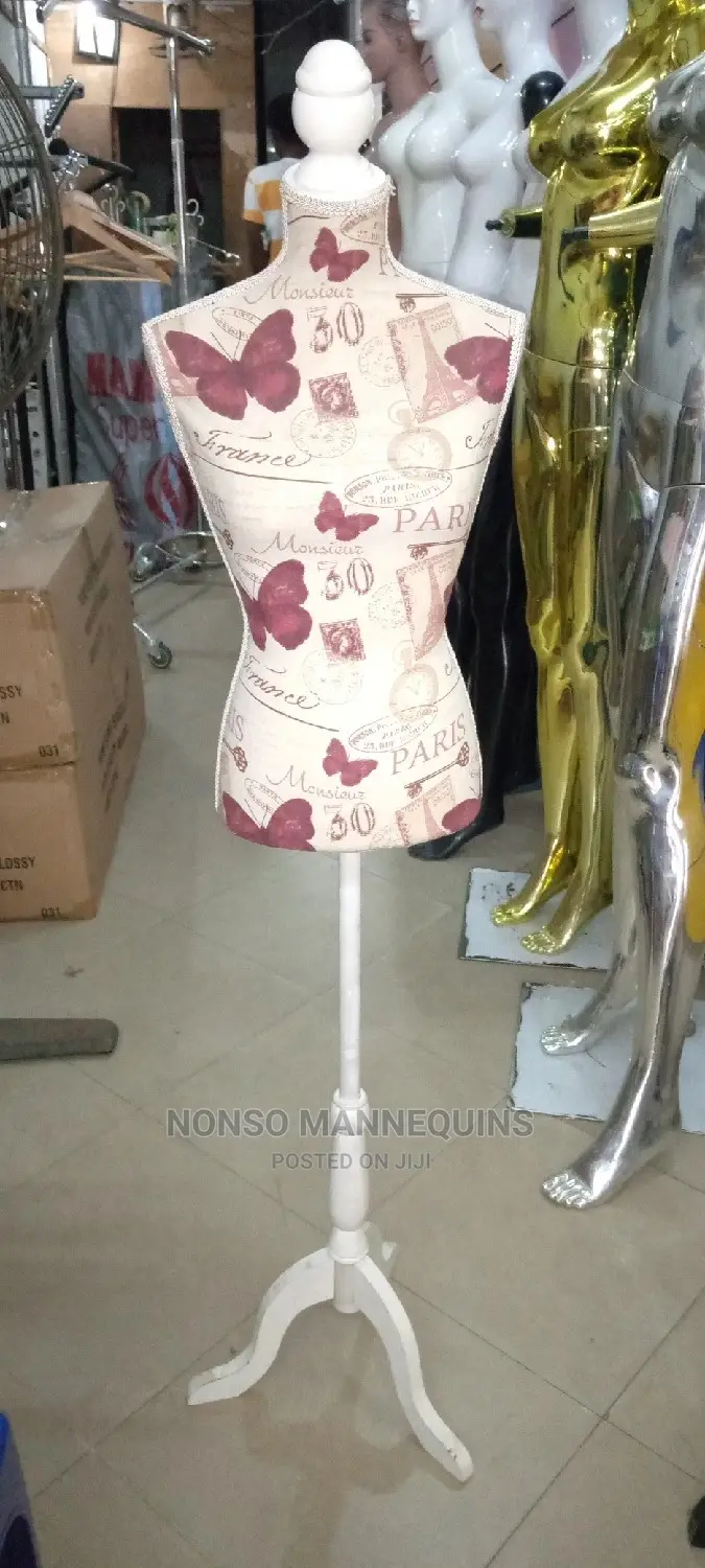 Pinnable Coloured Female Dressform Display Wih Tripod Stand
