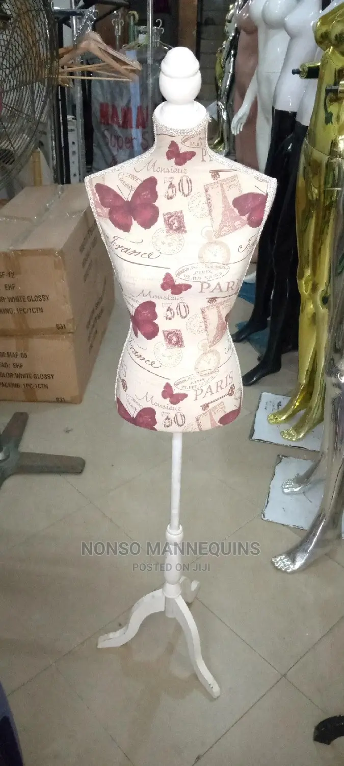Pinnable Coloured Female Dressform Display Wih Tripod Stand