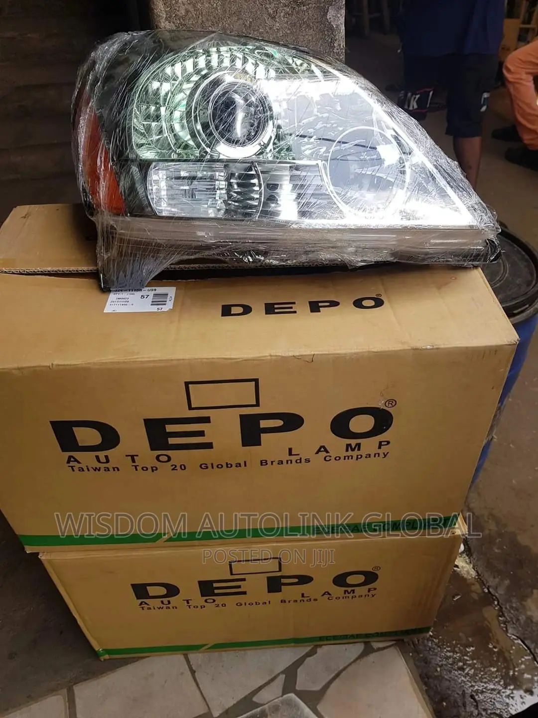 Headlight for Lexus Gx470 DEPO Made in Taiwan