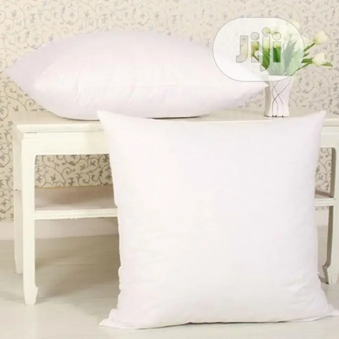 Unique 6 Pieces Fibre Filled Throw Pillows