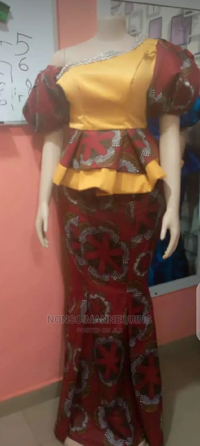 Headless Plastic Size 10 Busty Female Skin Color Mannequin