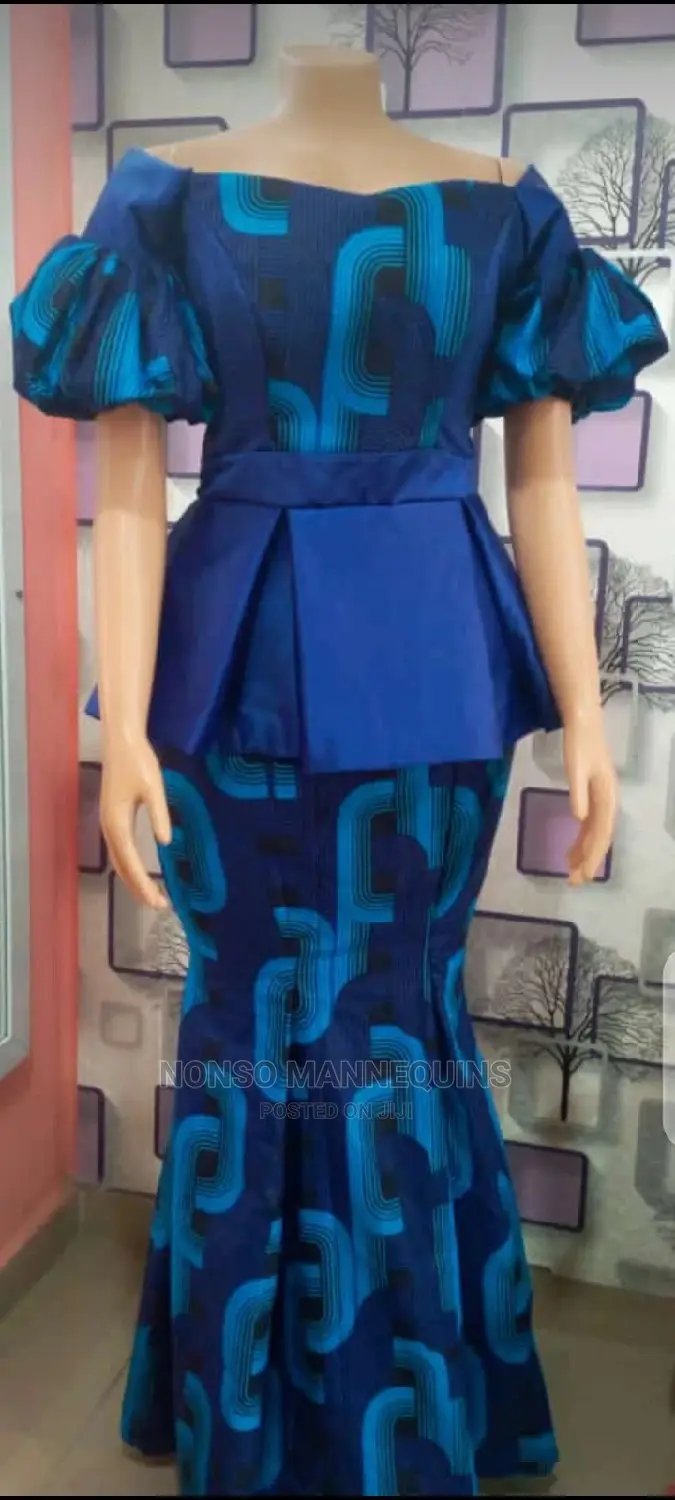 Headless Plastic Size 10 Busty Female Skin Color Mannequin