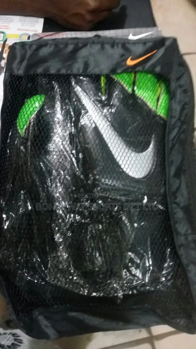 Professional Nike Keeper Gloves