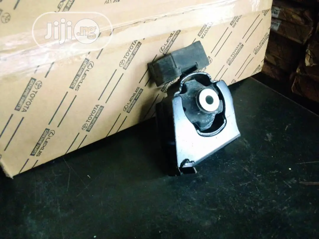 Engine Mounting Toyota Corolla 2009