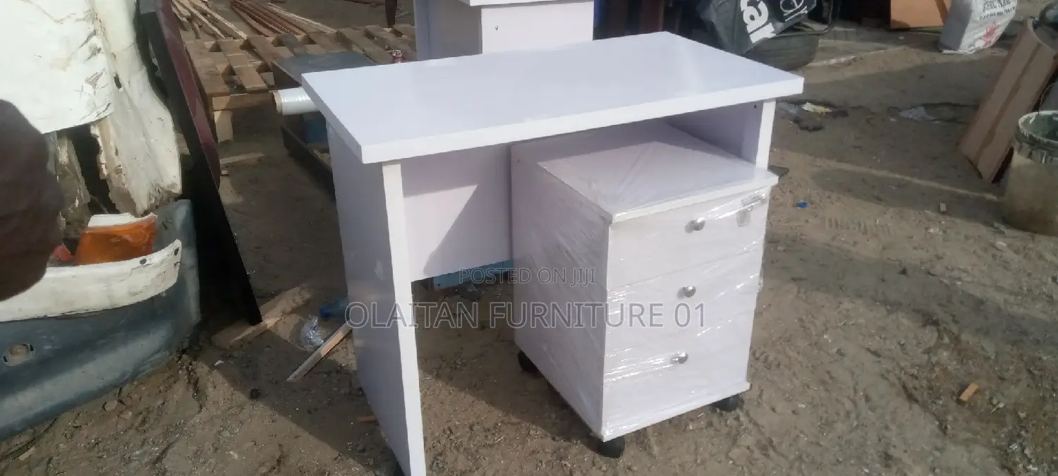 20inches*3feet Office Table