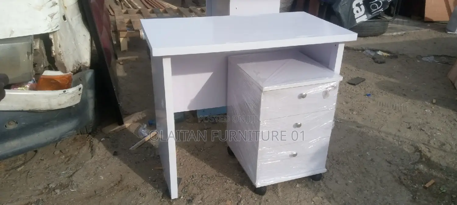 20inches*3feet Office Table