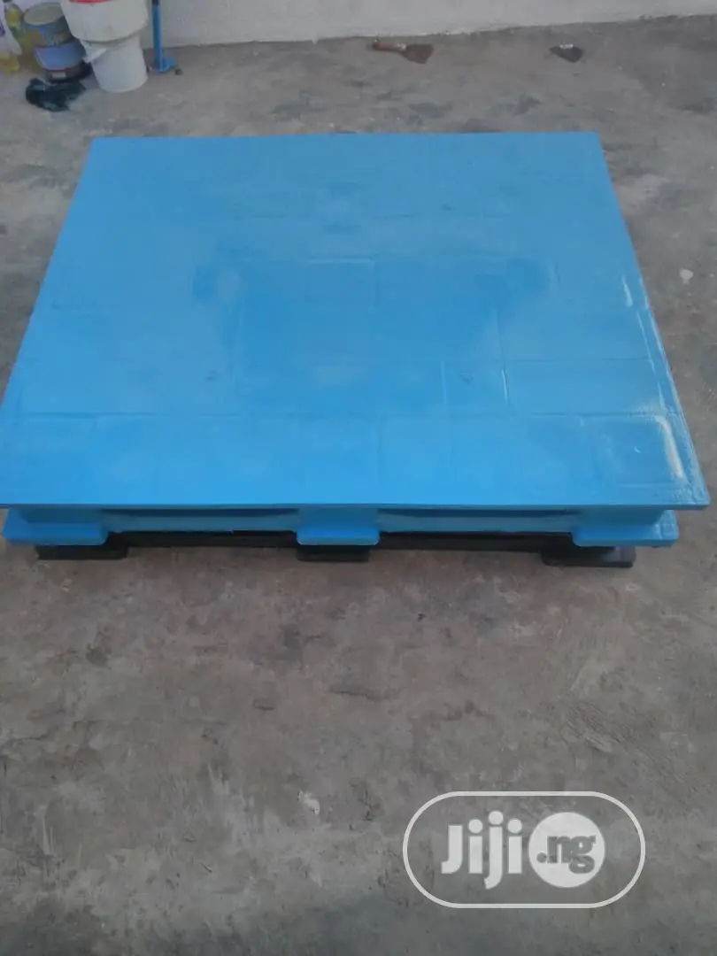 Very Strong Durable Plastic Pallets