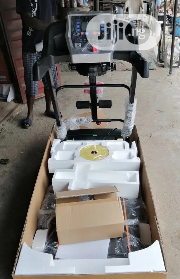 2.5hp Treadmil With Massager, Mp3, Bluetooth Etc