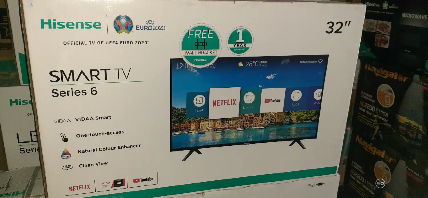 32" Smart Hisense Television
