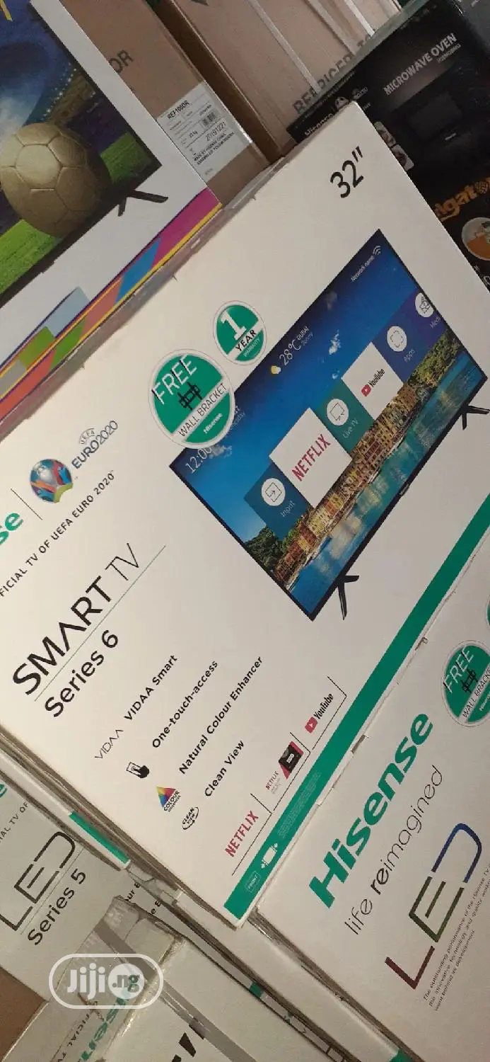 32" Smart Hisense Television