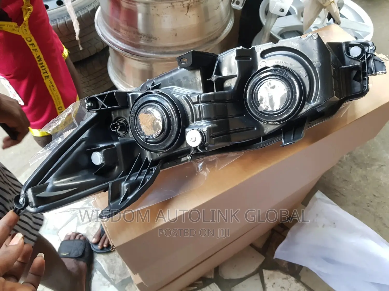 Headlights for Toyota Camry 2016 American Spec