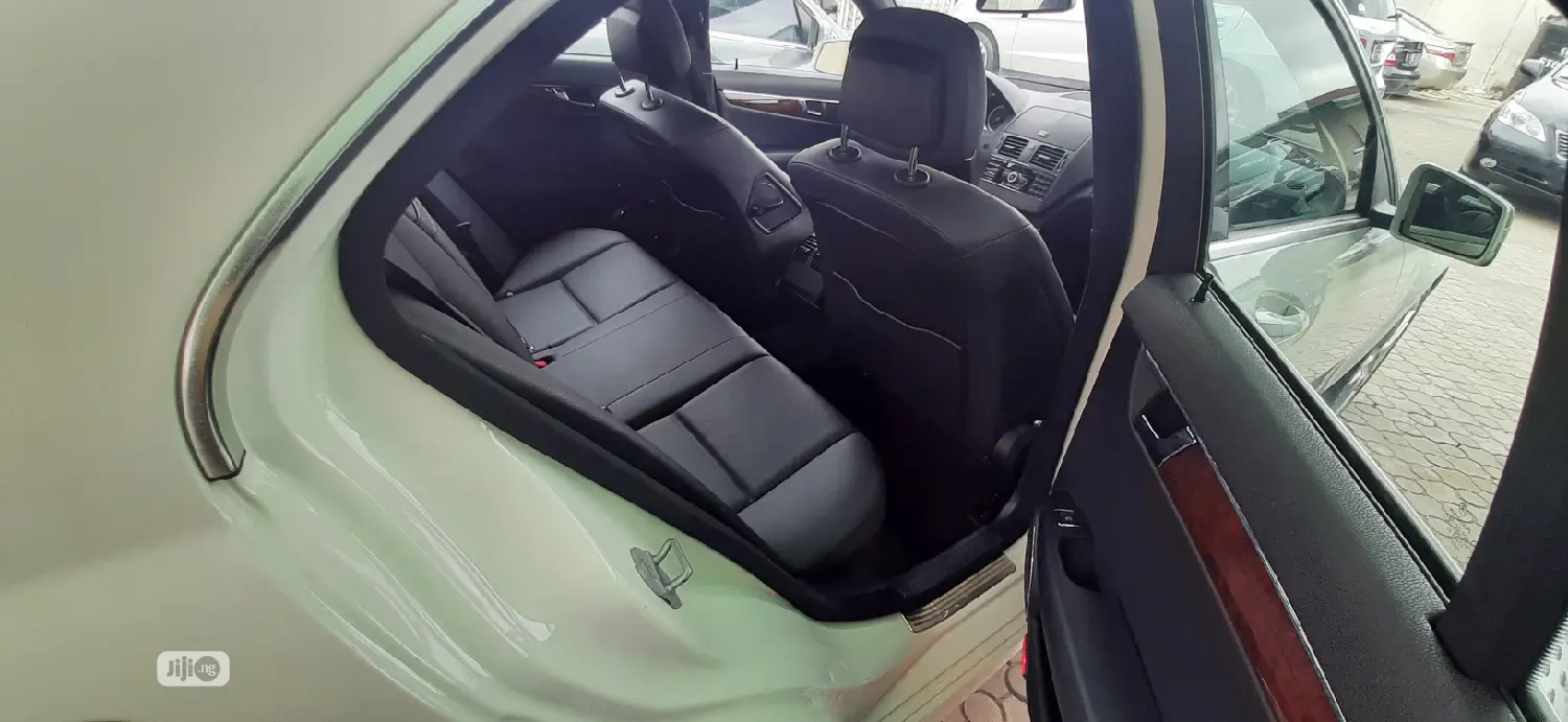Mercedes-Benz C300 2010 White