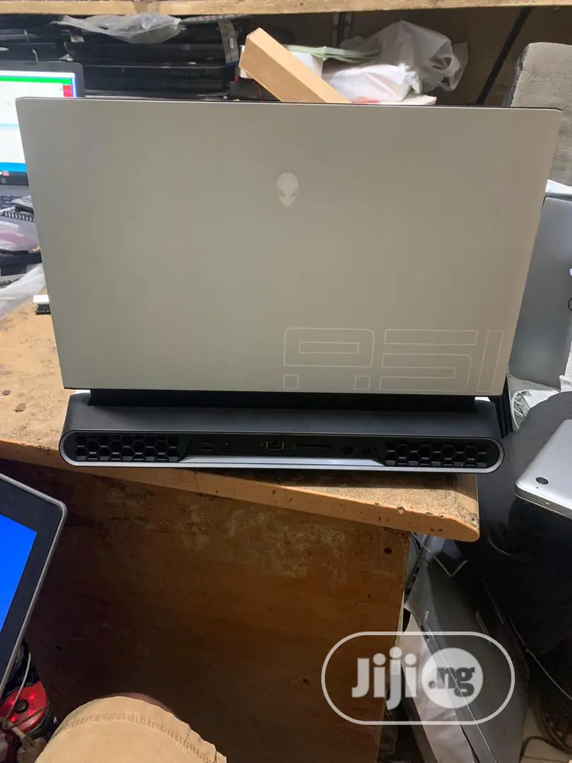Laptop Alienware Area-51m 32GB Intel Core I9 SSHD (Hybrid) 2T