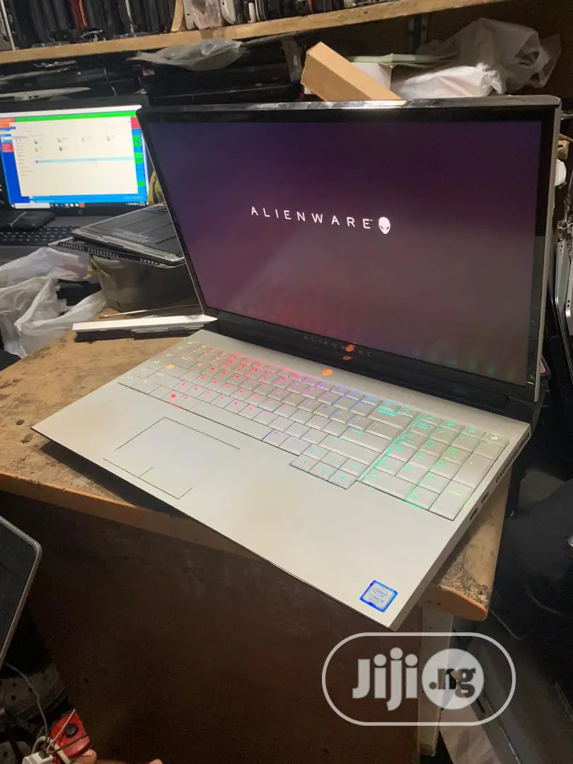 Laptop Alienware Area-51m 32GB Intel Core I9 SSHD (Hybrid) 2T